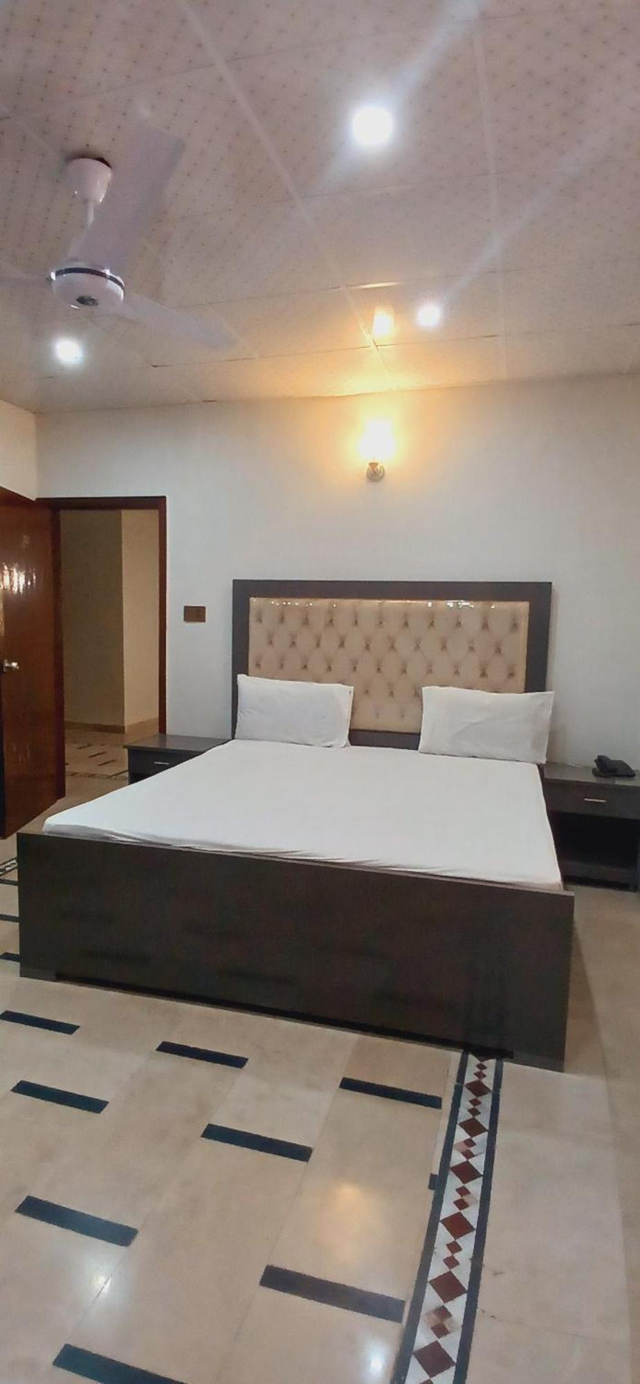 Subhan Palace Guest House Karatschi Exterior foto